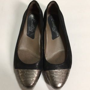 Earthies black and metallic flats